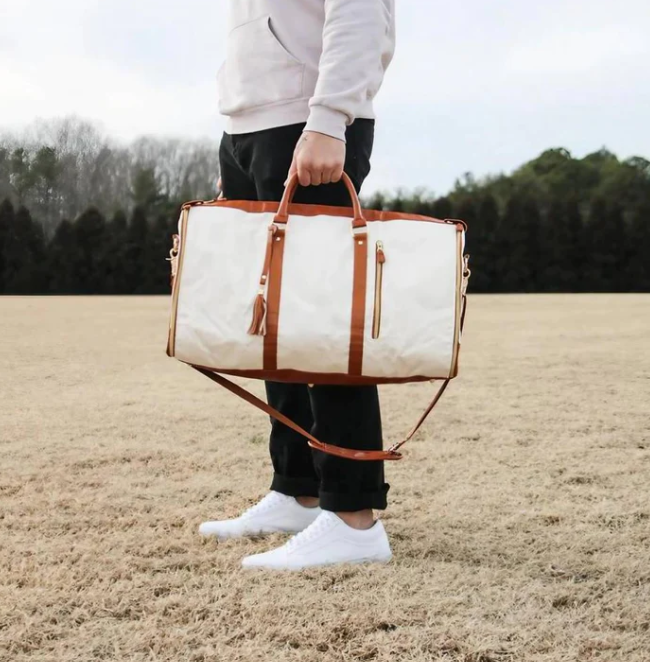 Grand Sac de Voyage Spacieux et Elégant